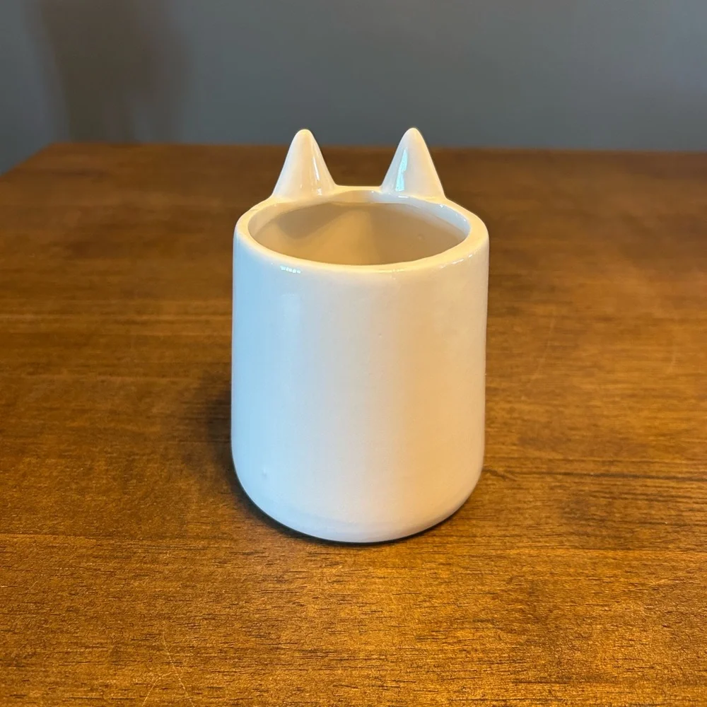 White Cat Face Ceramic Plant Holder - Picture 3 of 7